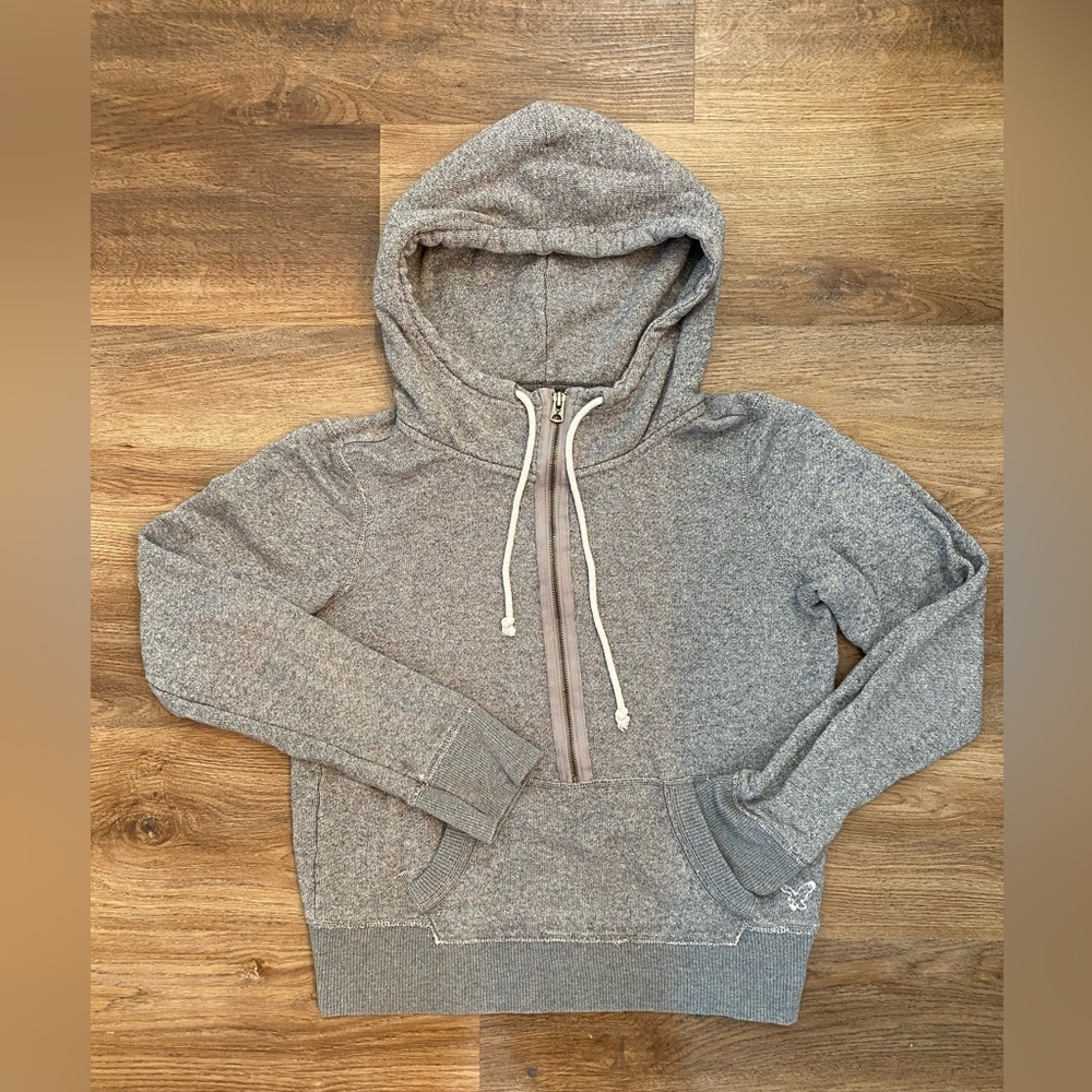 American Eagle Outfitters half zip hooded sweatshirt (Women’s M)